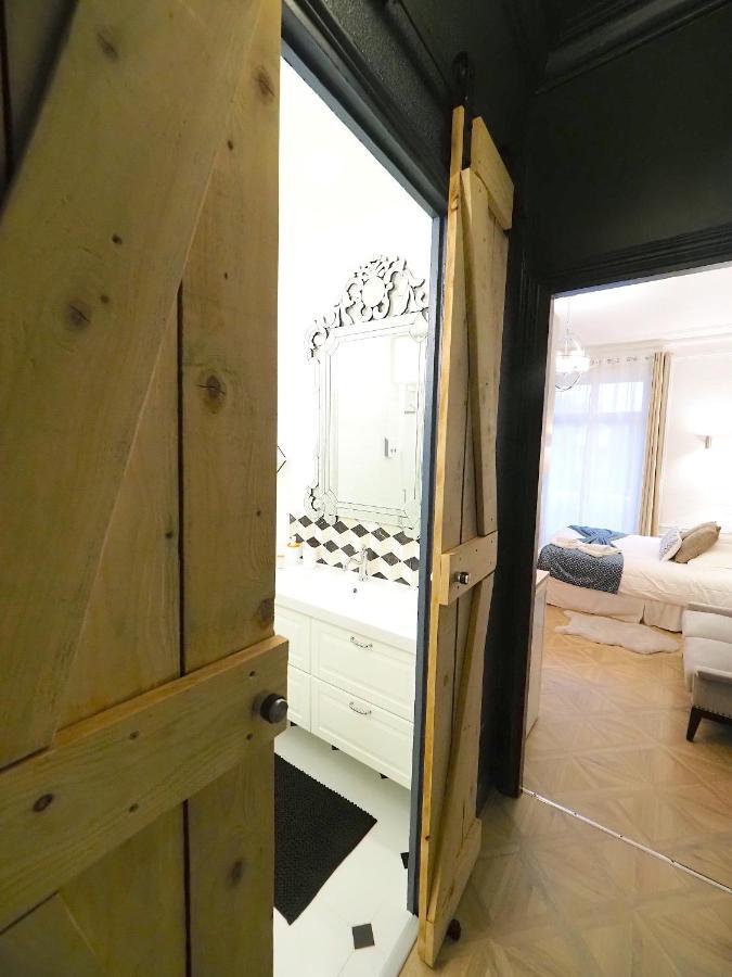 Le Palais Des Parcs - Chic - Centre Ville - Face Au Parc 维琪 外观 照片